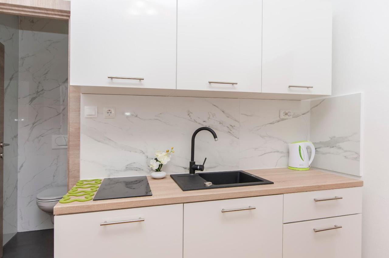 Apartments Katarina Pirovac Extérieur photo
