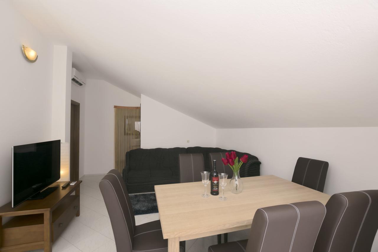 Apartments Katarina Pirovac Extérieur photo