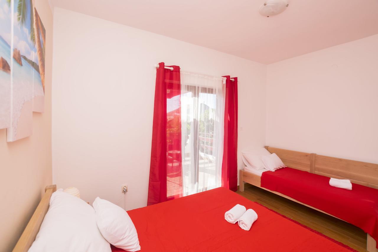 Apartments Katarina Pirovac Extérieur photo